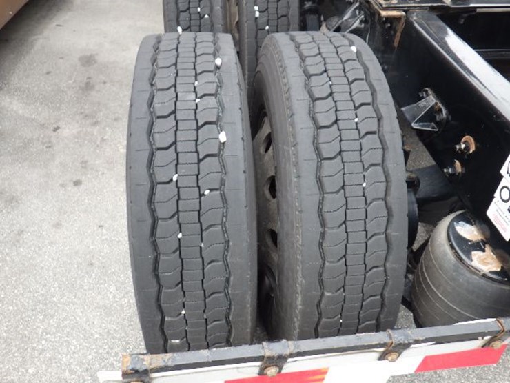 2022-kenworth-t680-image-12