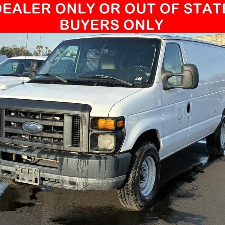 2011 FORD E350