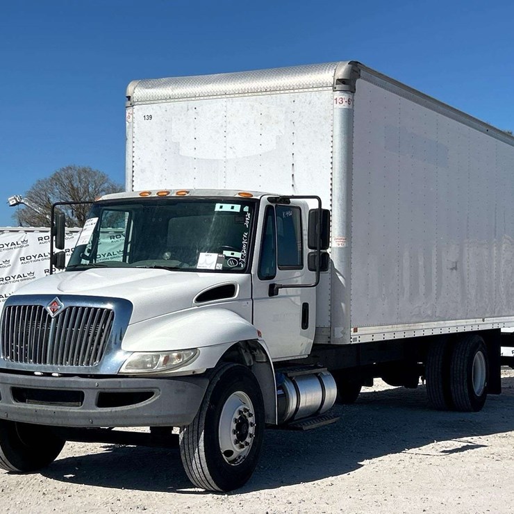 2018 INTERNATIONAL DURASTAR 4300