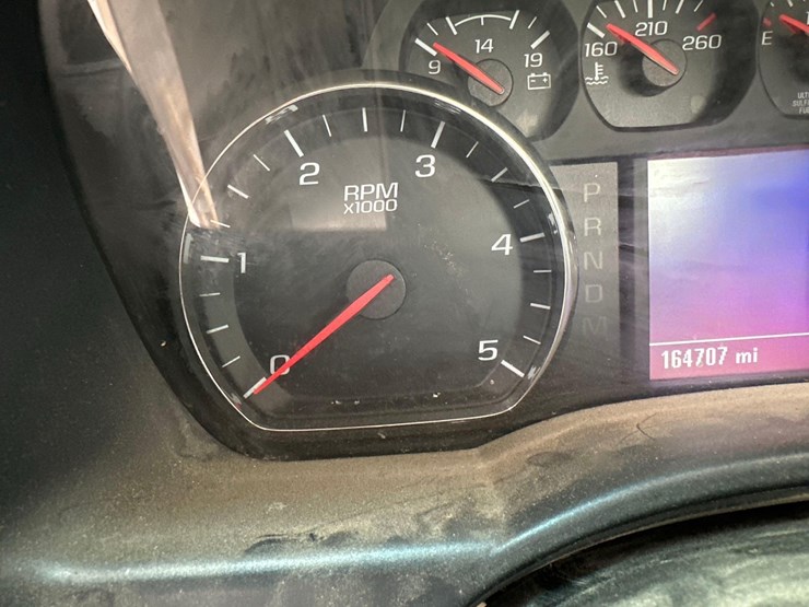 2015-chevrolet-3500hd-image-9