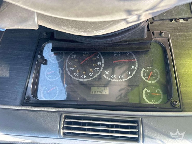 2007-freightliner-columbia-120-image-13