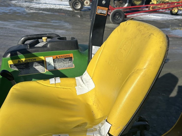 2015-john-deere-3032e-image-4