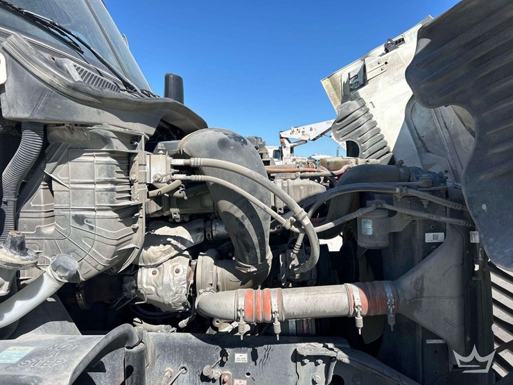 2016-freightliner-cascadia-125-image-8