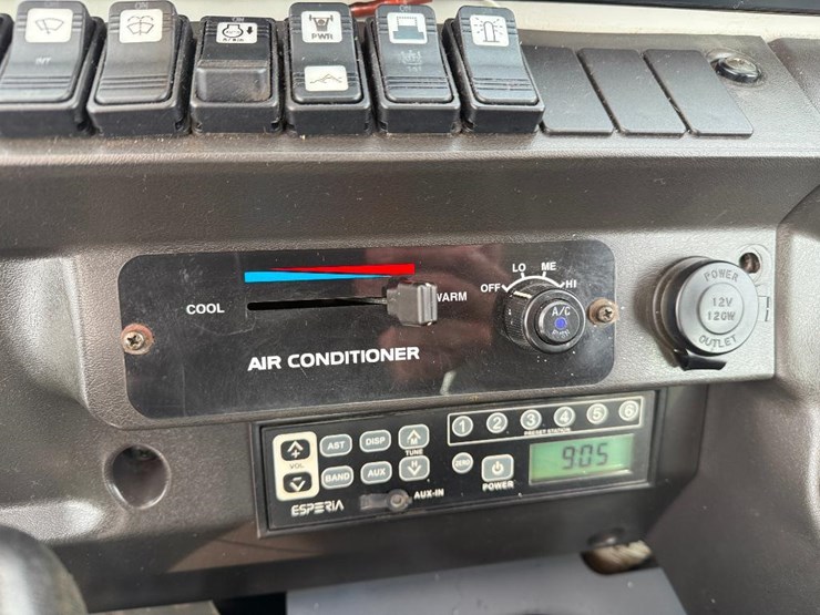 takeuchi-tb240-image-58