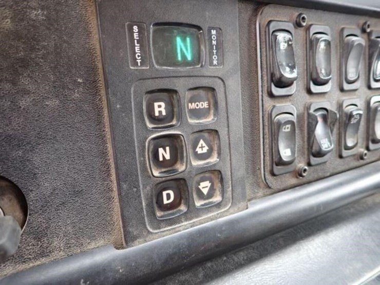 2020-johnston-es351-image-22