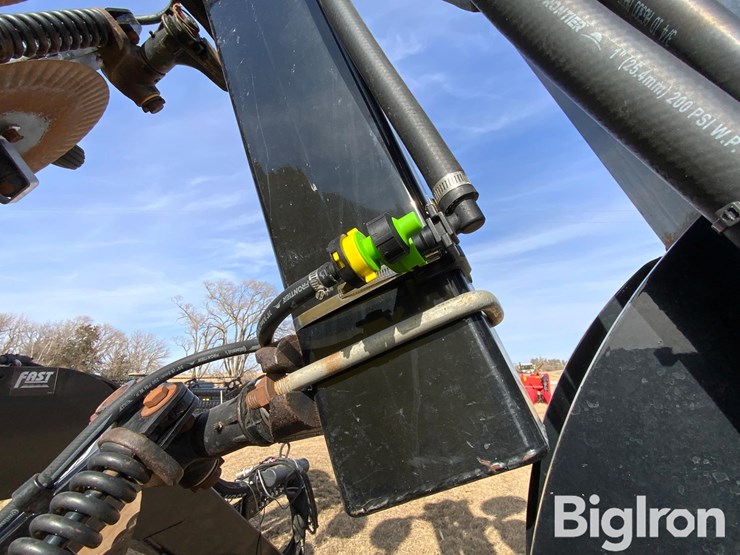 2023-fast-8324-16r30-fertilizer-applicator-image-13