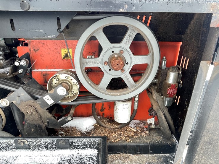 #152-•-2022-bear-cat-wood-chipper-(-no-title)-image-12