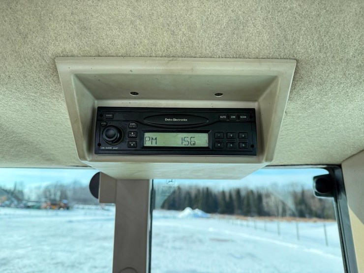 john-deere-6415-image-60