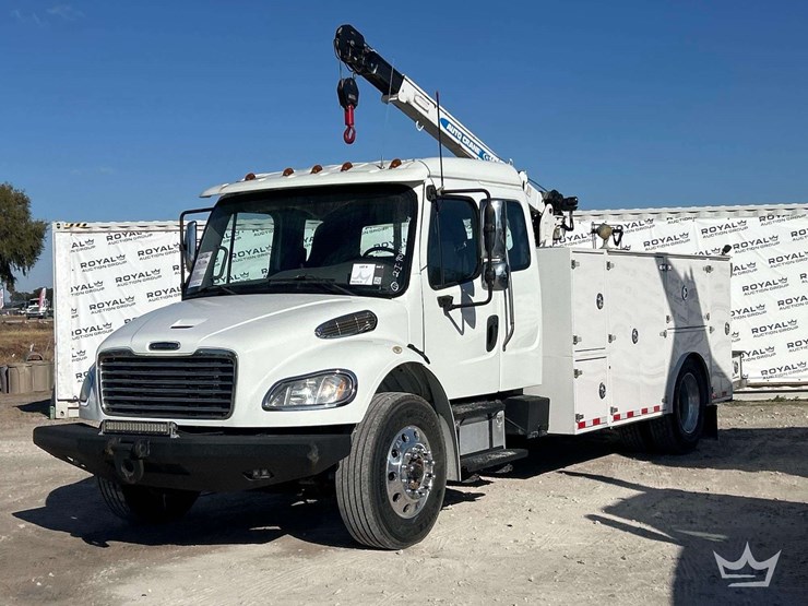 2017-freightliner-m2-106-image-2
