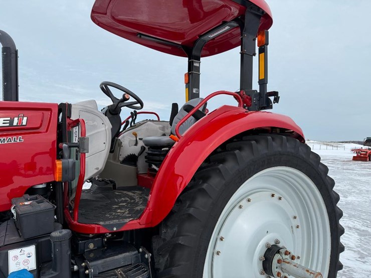 case-ih-farmall-140a-image-14
