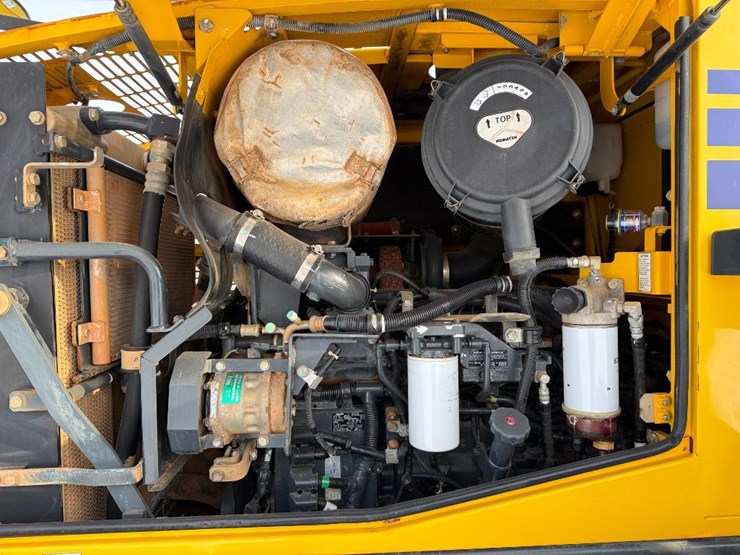 2011-komatsu-wa250pz-6-image-26