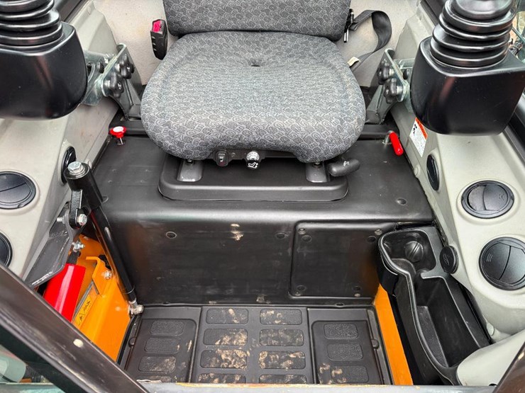 2023-case-tv370b-image-33