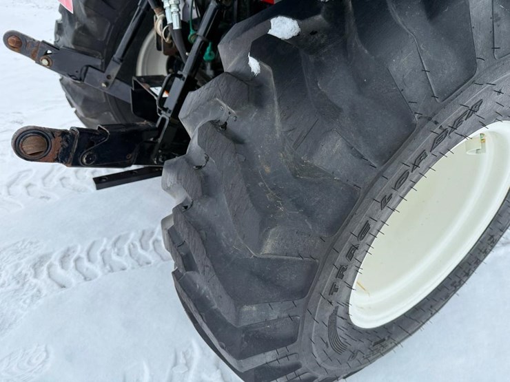 new-holland-boomer-37-image-8