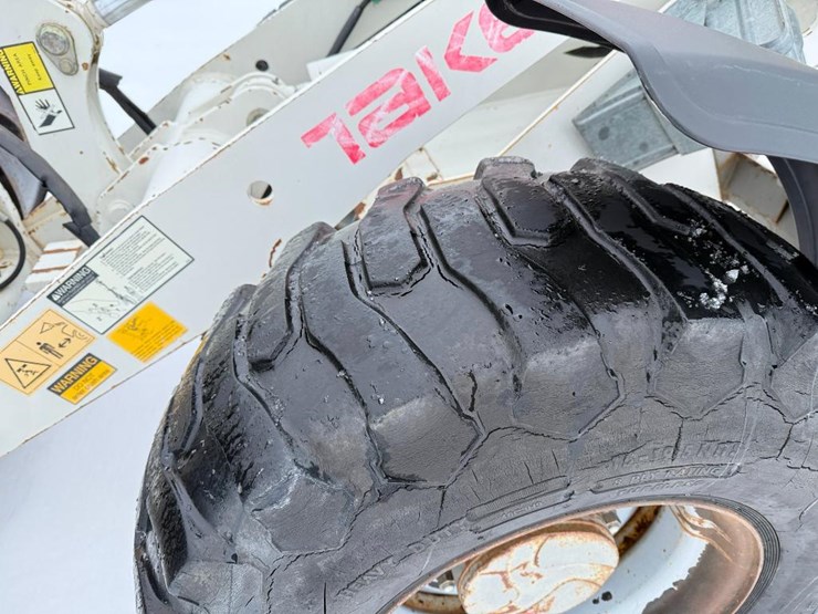 2013-takeuchi-tw50-image-10