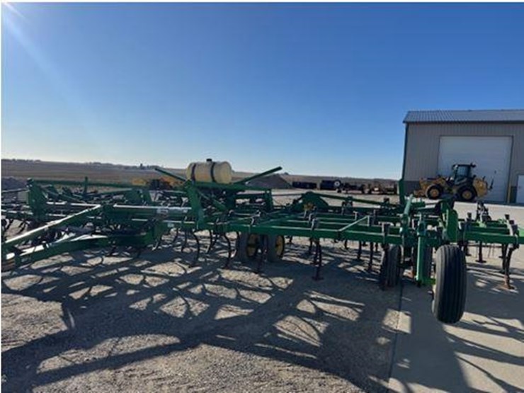 john-deere-2210-image-9