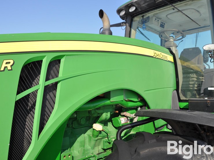 2015-john-deere-8320r-image-11
