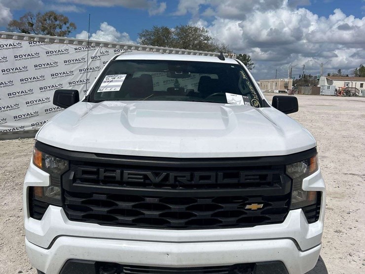2023-chevrolet-silverado-1500-image-27