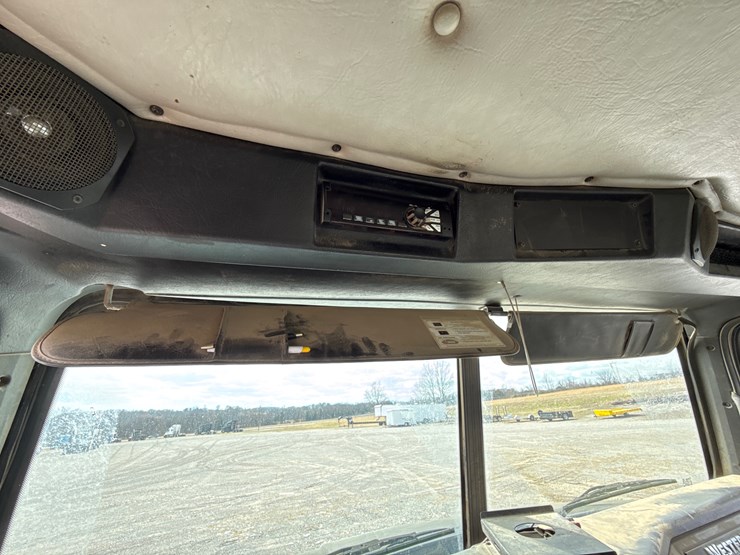 2018-western-star-4700sb-image-29
