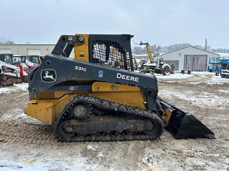 2021-deere-331g-image-5