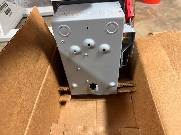 #104-•-(5)-siemens-safety-switch-boxes-image-10