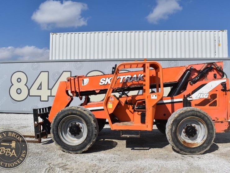 2015-sky-trak-8042-image-8