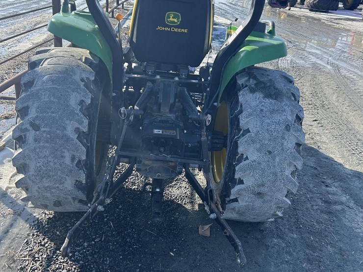 2015-john-deere-3032e-image-8