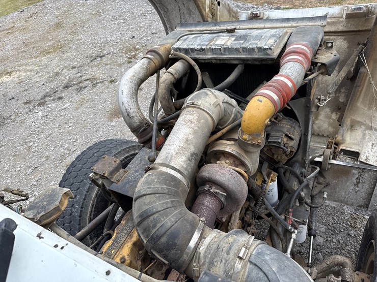 1990-peterbilt-357-image-11