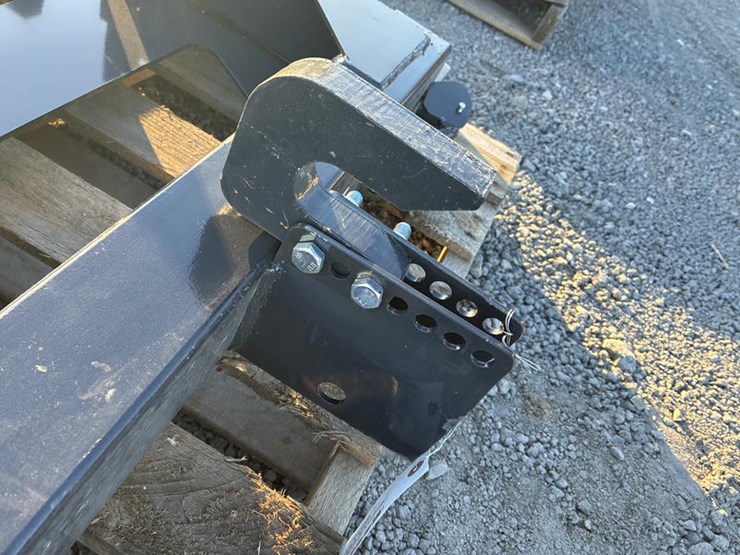 #115412-•-skidsteer-mt-3pt-hitches-image-4