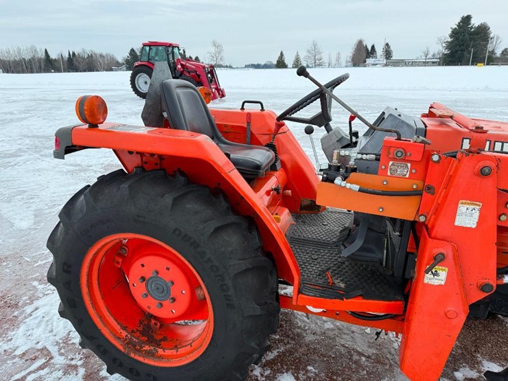 kubota-la480-image-21