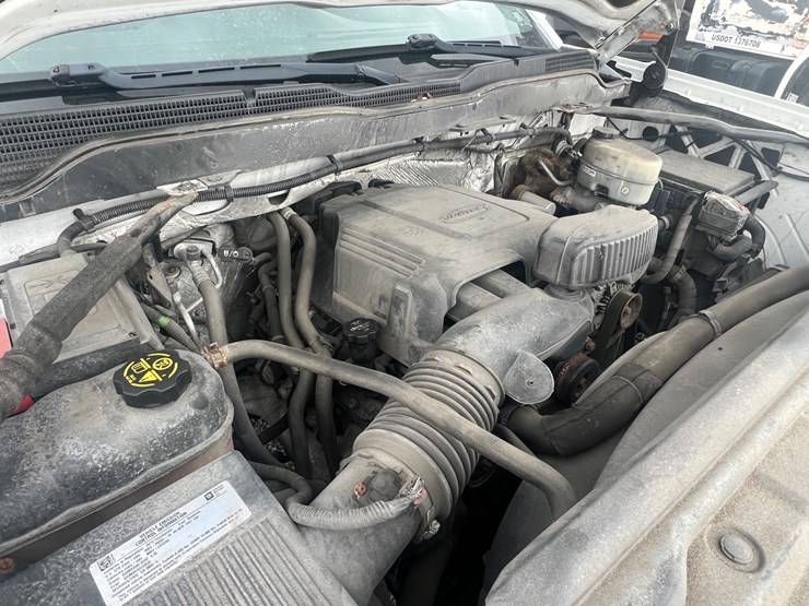 2016-chevrolet-2500-image-40