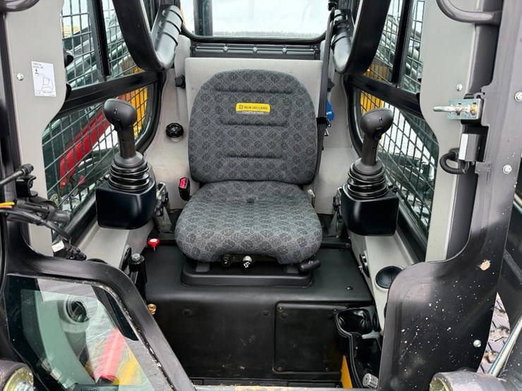 2023-new-holland-c334-image-33