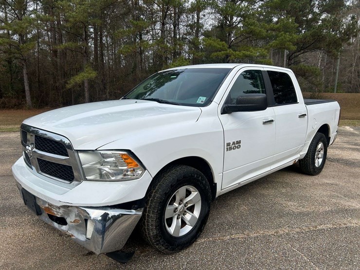 2016-ram-1500-slt-image-1