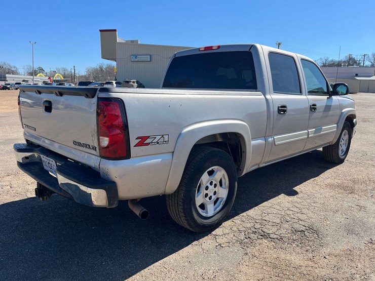 2005-chevrolet-1500-image-3