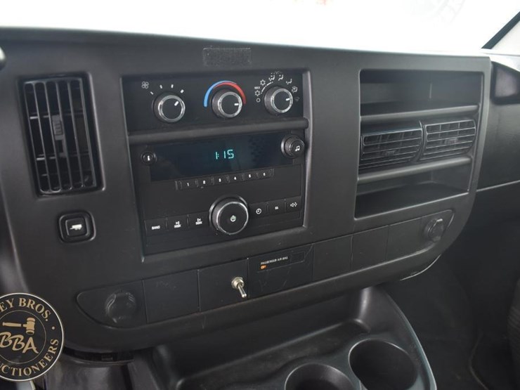 2008-chevrolet-express-1500-image-34