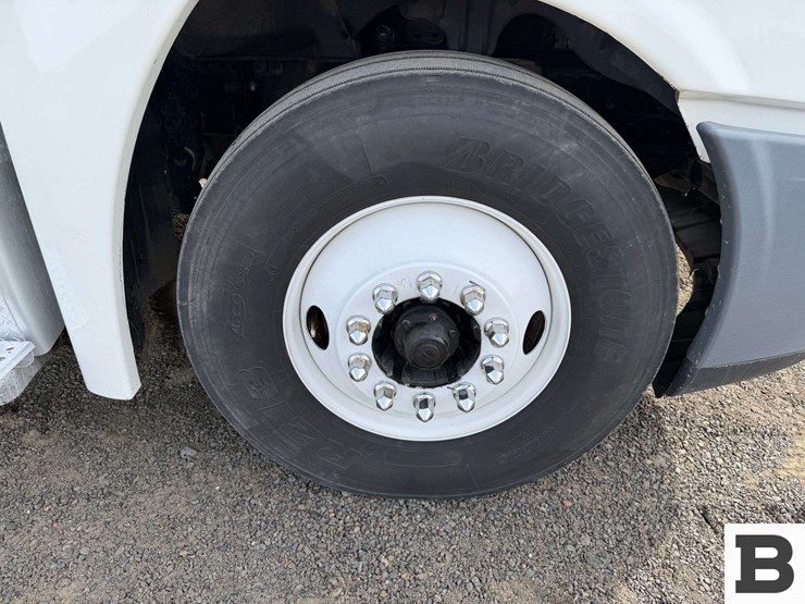 2017-freightliner-cascadia-125-image-36