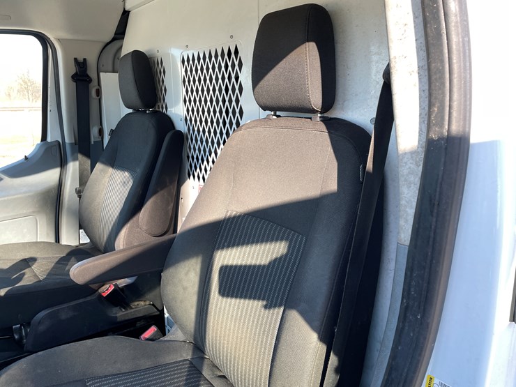 2019-ford-transit-image-50