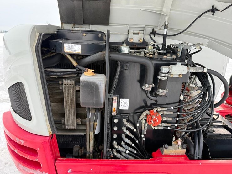 takeuchi-tb240-image-44
