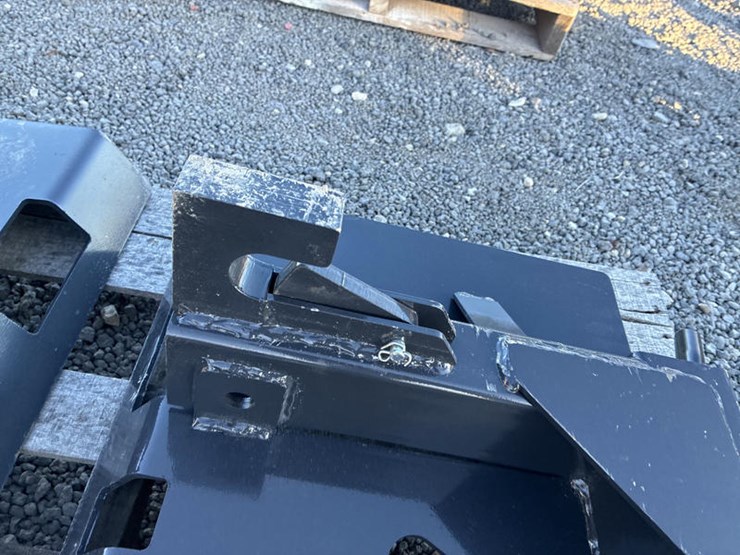#115415-•-skidsteer-mt-3pt-hitches-image-6