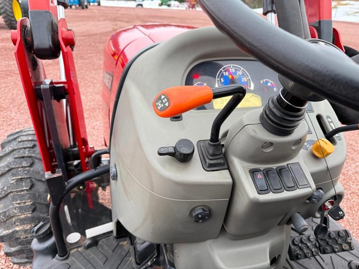 case-ih-farmall-55c-image-42
