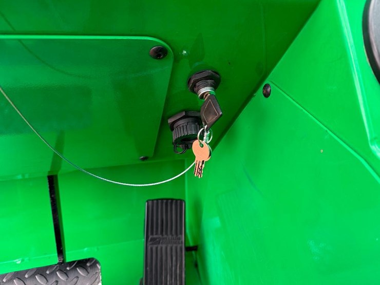 2015-sky-trak-6036-image-48