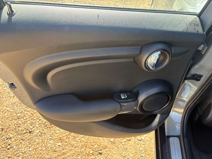 2016-mini-cooper-hardtop-4-door-hatchback-(132,583-miles)-image-13