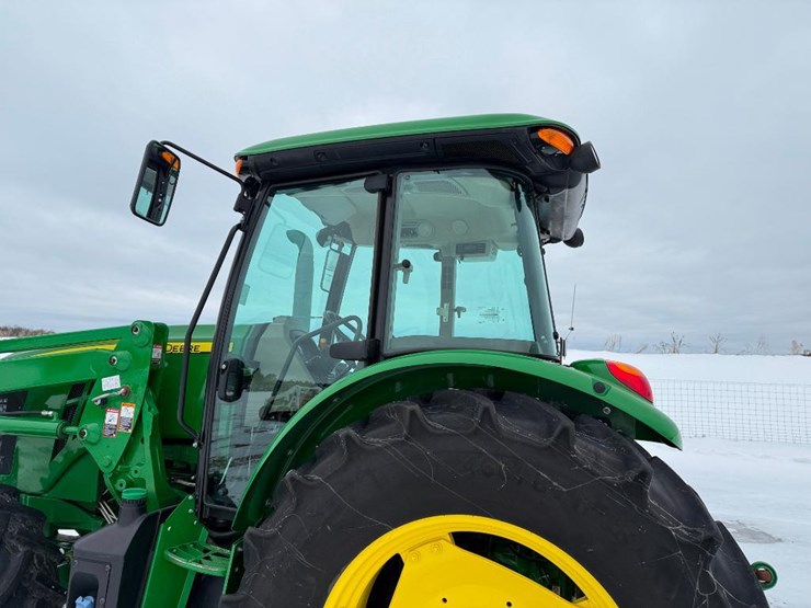 john-deere-6105e-image-25