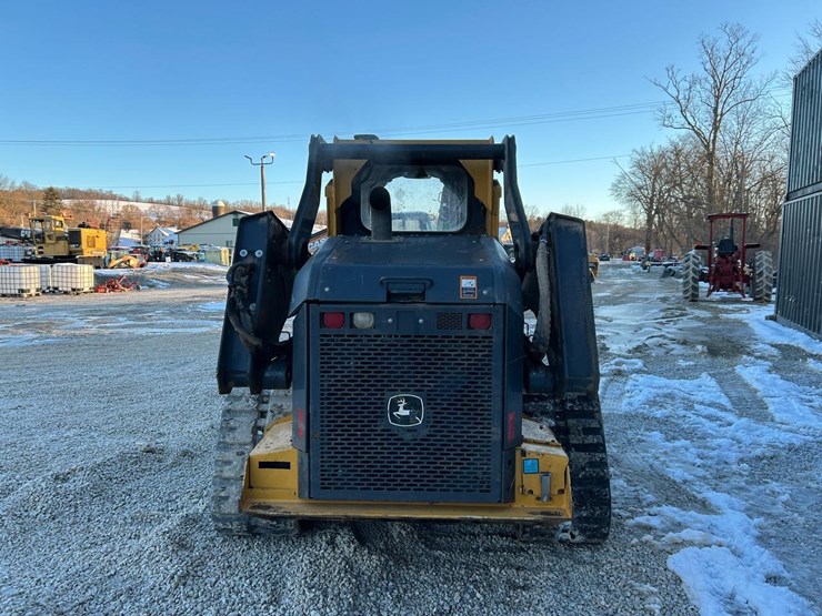 2022-deere-331g-image-3