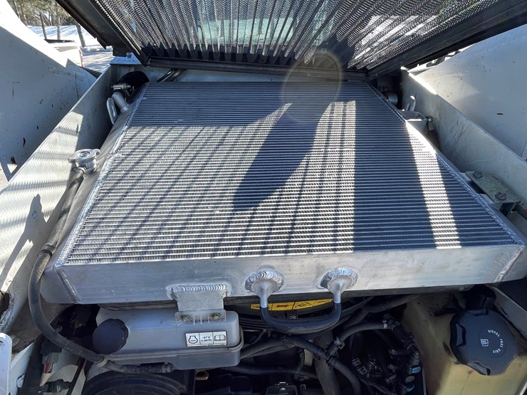 2022-bobcat-t76-image-24