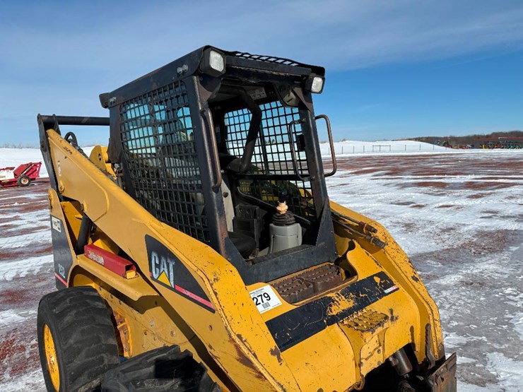 caterpillar-252-image-16