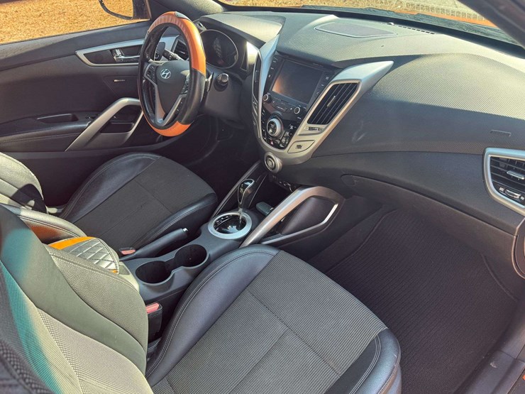 2016-hyundai-veloster-3-door-hatchback-coupe---136,264-miles-image-13