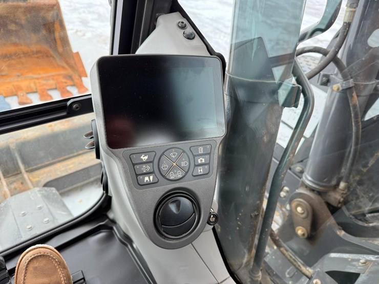 case-cx145dsr-image-60