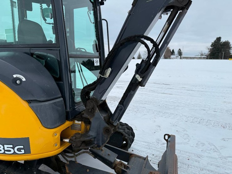 2018-deere-35g-image-32