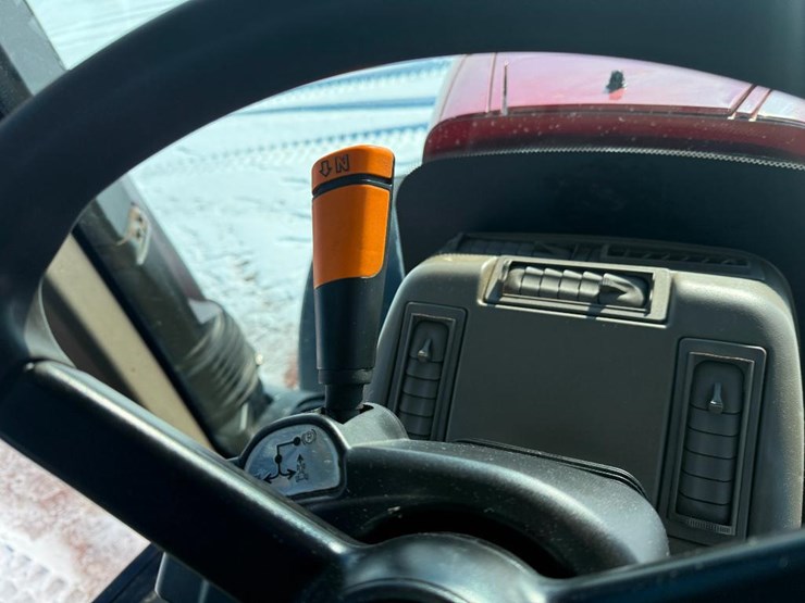 case-ih-magnum-250-image-60