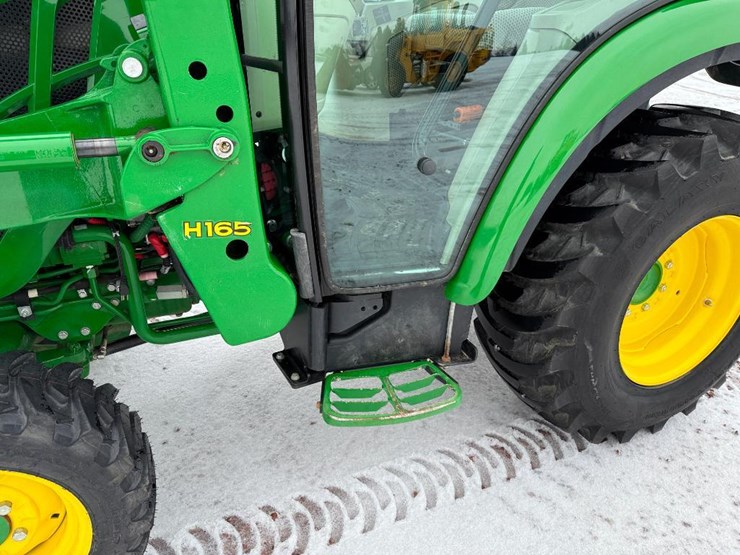 john-deere-3033r-image-13